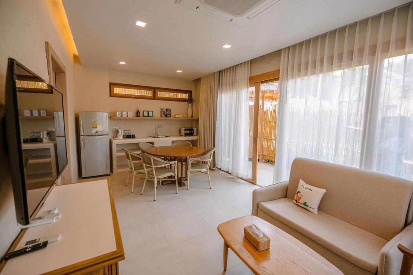 Le La Lake Resort And Spa Kaeng Krachan Habitación foto