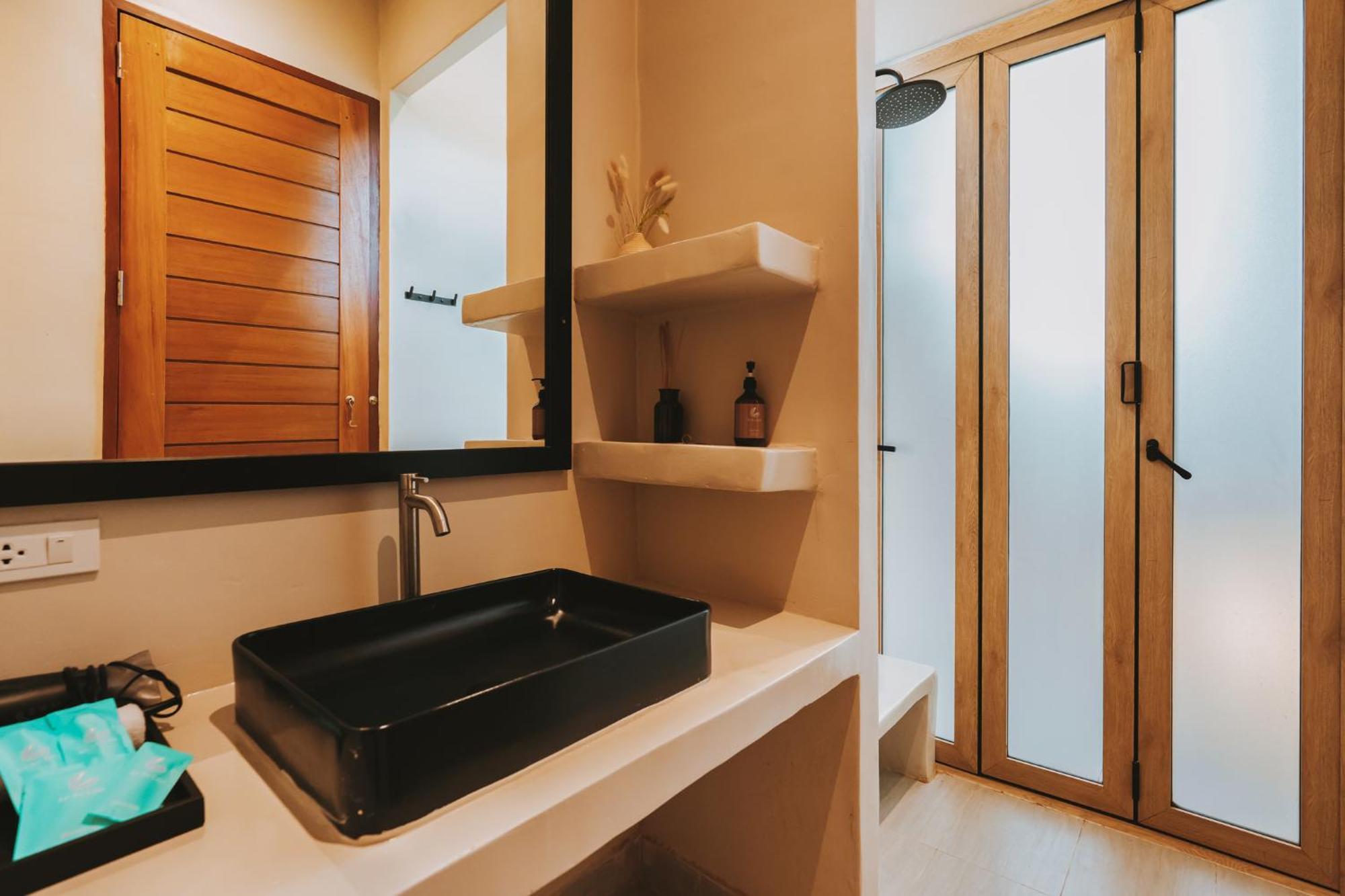 Le La Lake Resort And Spa Kaeng Krachan Habitación foto