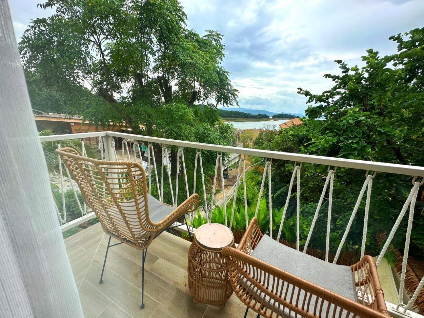 Le La Lake Resort And Spa Kaeng Krachan Habitación foto